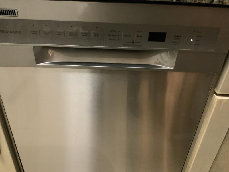 Frigidaire Compact Dishwasher FFBD1831UW