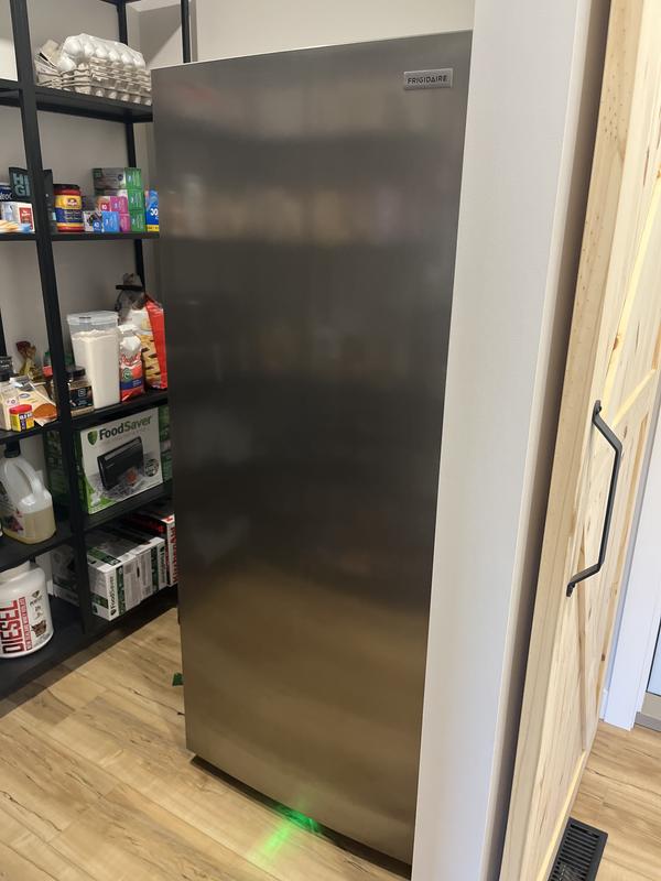 Frigidaire 16 store cf upright freezer