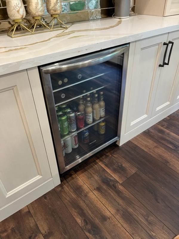 Frigidaire beverage center 5.3 deals cu ft