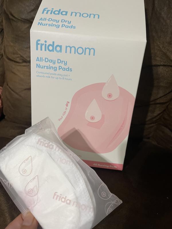 TrendyTuesday Medela Safe & Dry Ultra thin disposable nursing pads, a  must-have for every breastfeeding mum. Product Features: • Innovative oval  shape