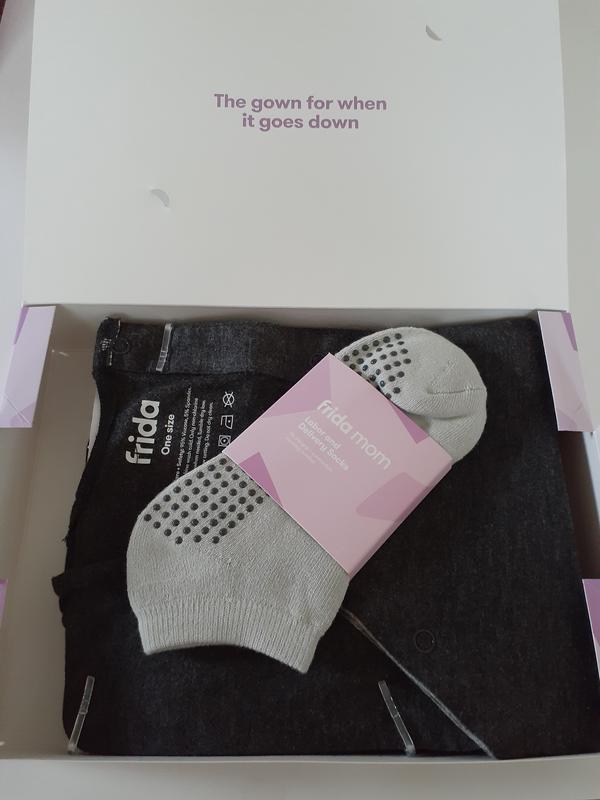 delivery gown and non slip socks