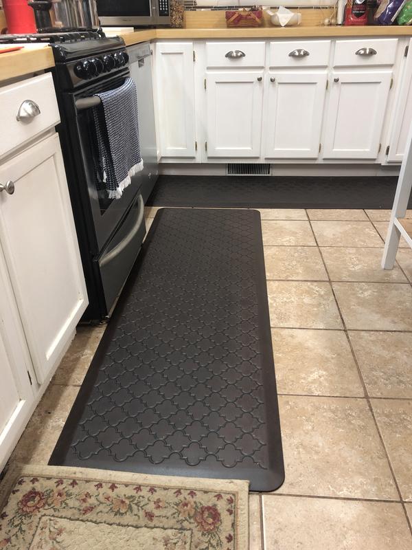 WellnessMats Estates Silver Leaf Trellis Mat