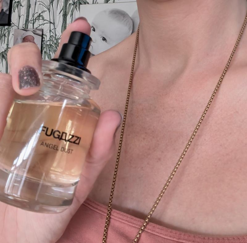 Customer photo for "I'm actually obsessed with the scent!"