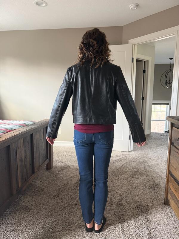 Review Thumbnail Image 2 382835825