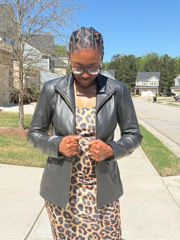 Customer carousel item 6.