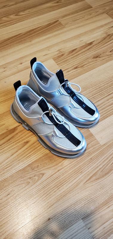 Review Thumbnail Image 0 251765636