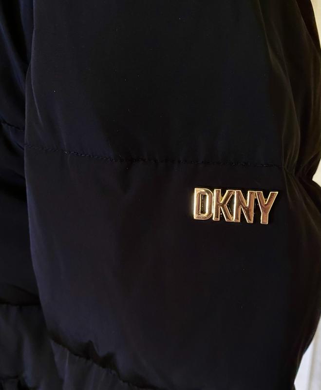 The gold details seal the deal