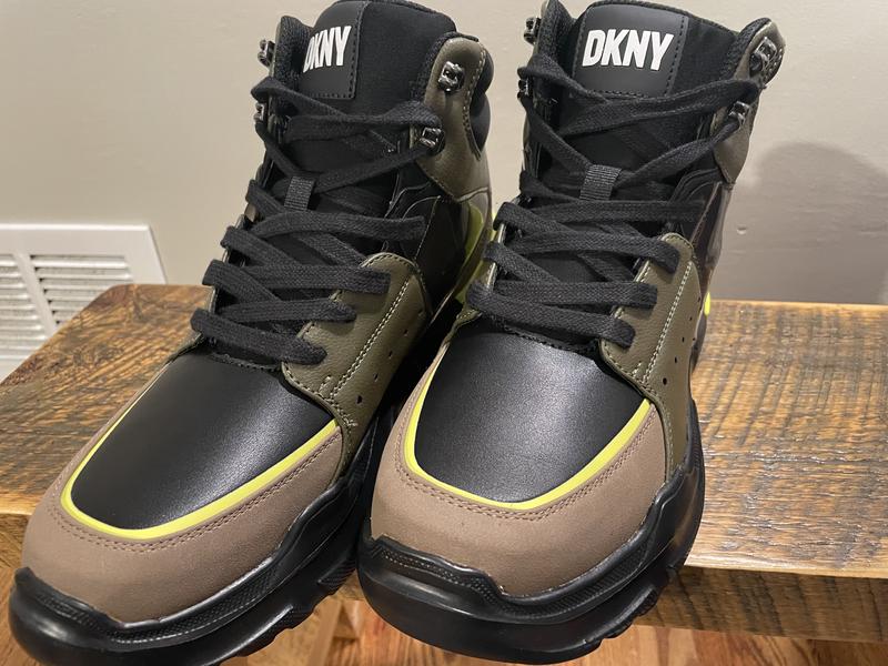 DKNY Men\'s Mixed Media Two Tone Lightweight Sole Hi Top Sneakers boots - size 11 Dkny Men main image 4