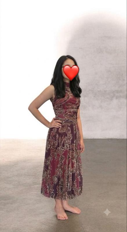 Customer photo for "Gorgeous dress!"