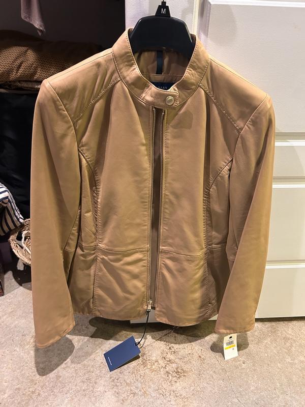 Customer carousel item 4.