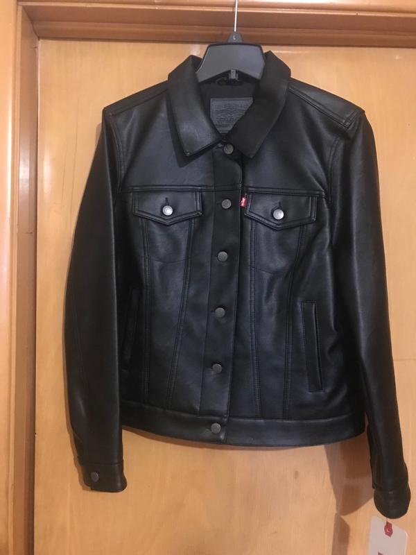 Customer carousel item 11.