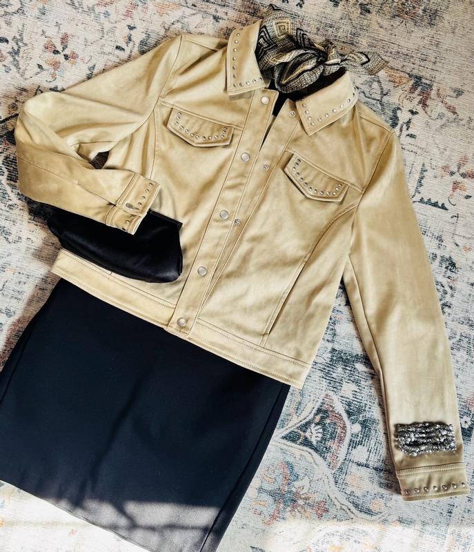 Customer carousel item 10.