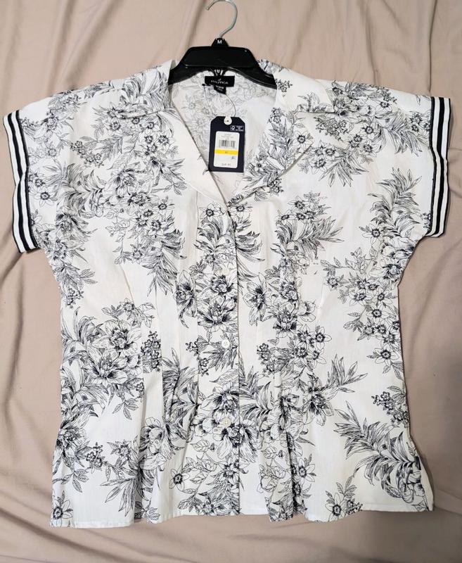 Customer carousel item 9.