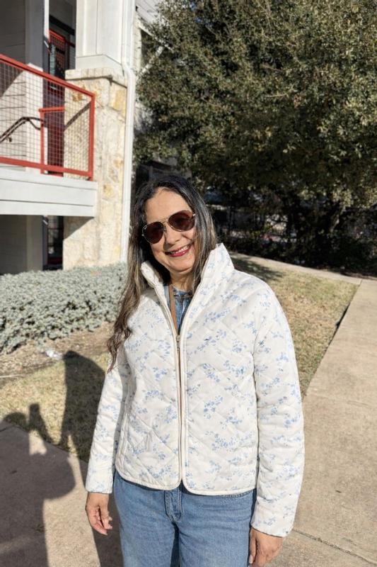 Customer carousel item 9.