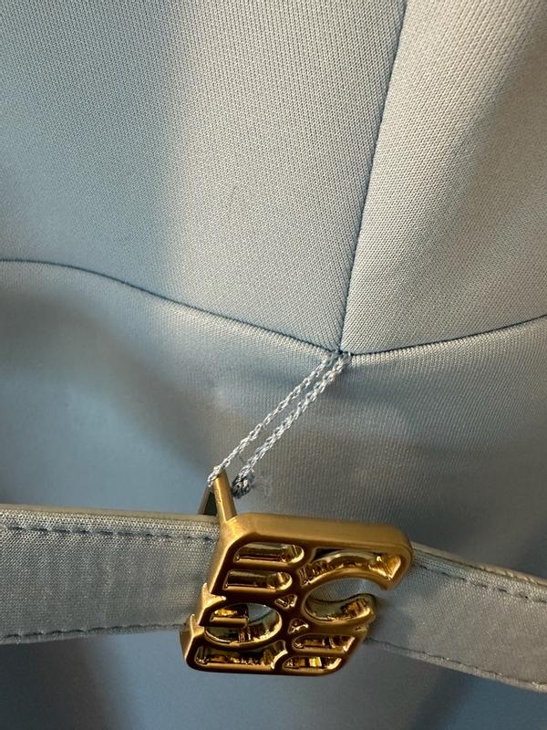 Customer carousel item 6.