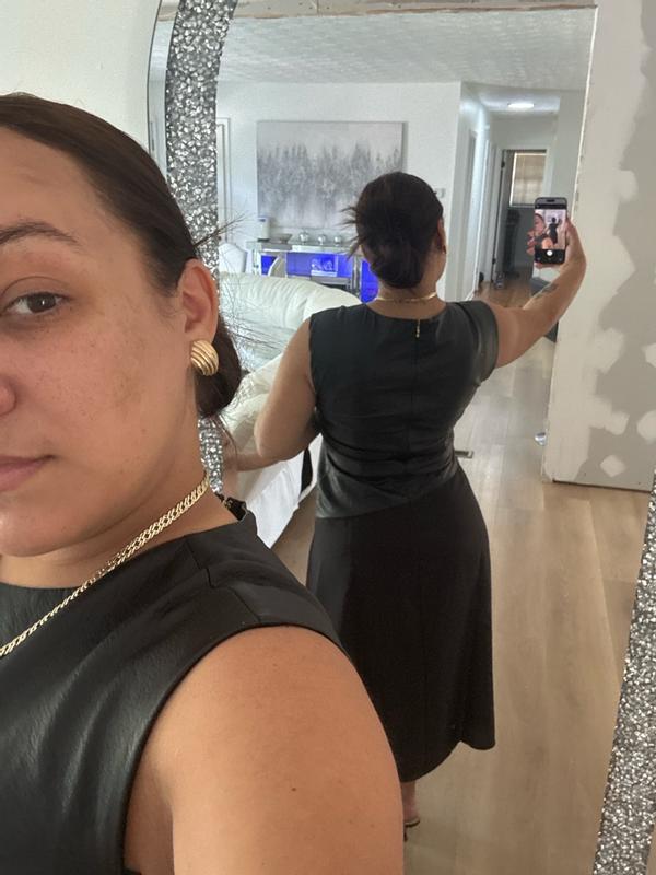 Customer photo for "It’s elegant,comfortabl, and easy to style for any occasion."