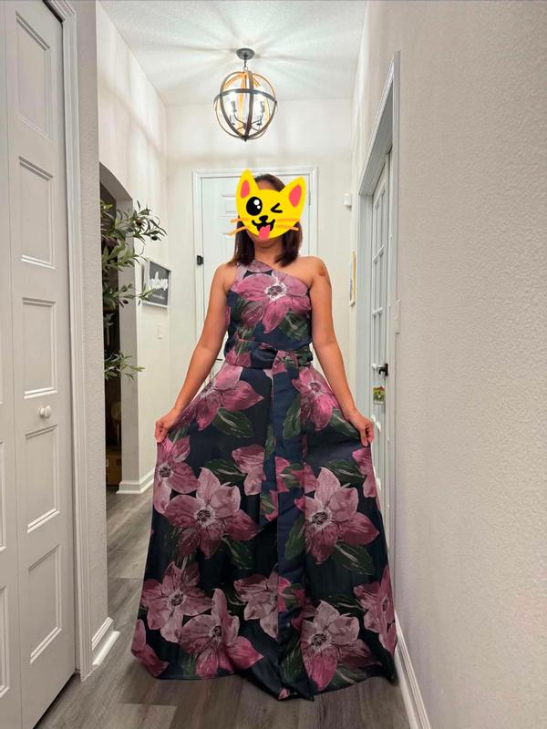 Customer photo for "Love the dress"