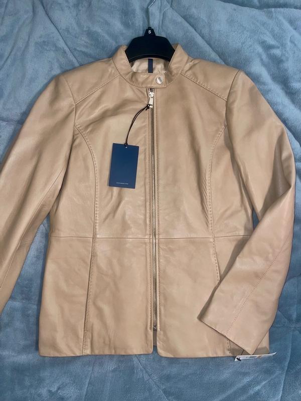 Customer carousel item 9.