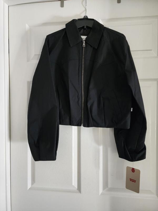 Customer carousel item 11.