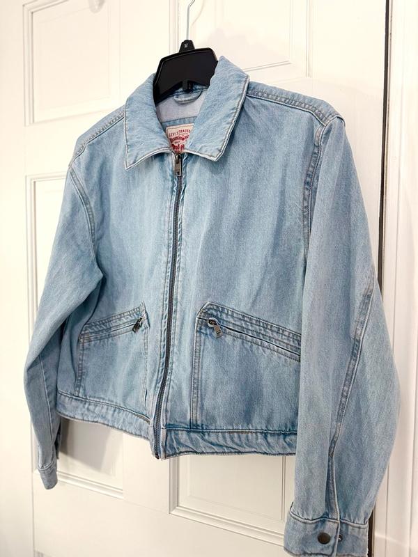 Customer carousel item 11.