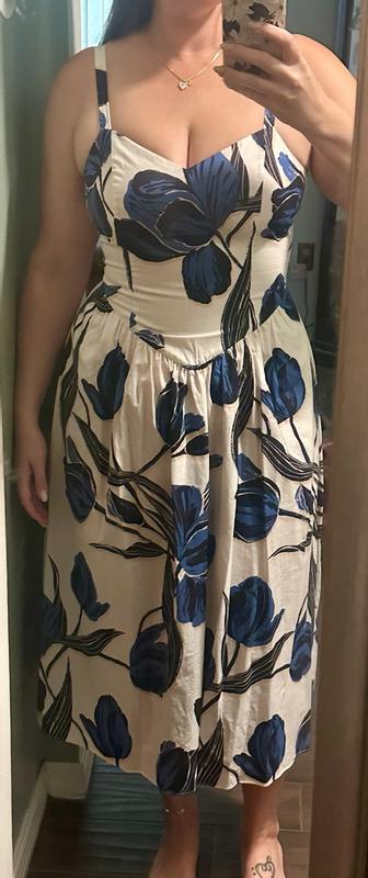 Customer photo for "Beautiful fitted dress"