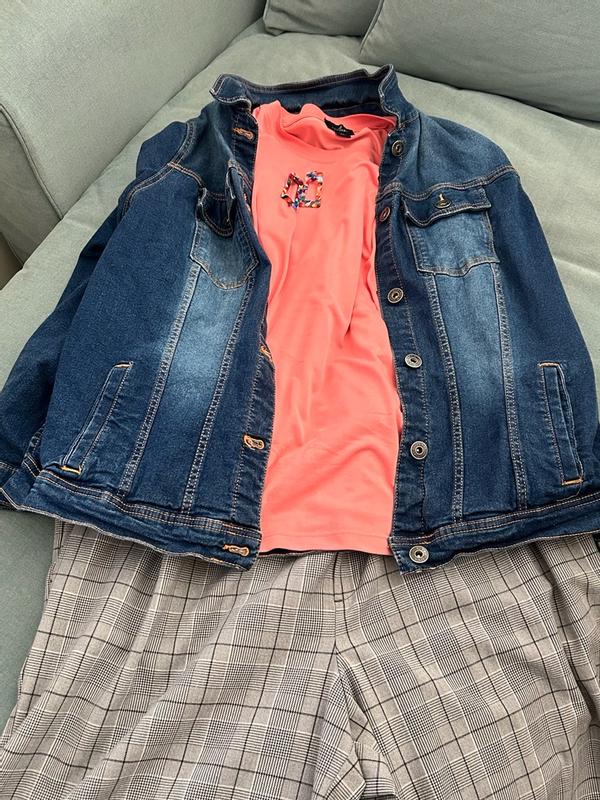 Customer carousel item 7.