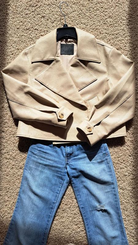 Customer carousel item 12.