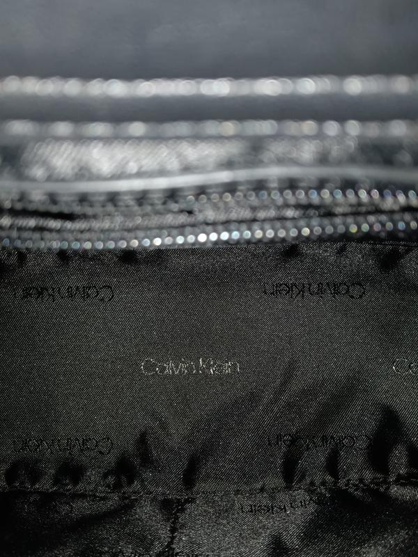 The cloth feels soft and the leather helps have the clean look