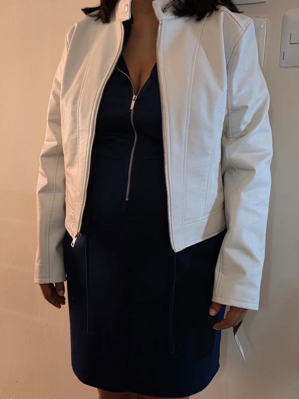 Review Thumbnail Image 0 380888494