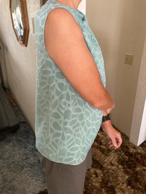 Customer photo for "Sleeveless blouse"