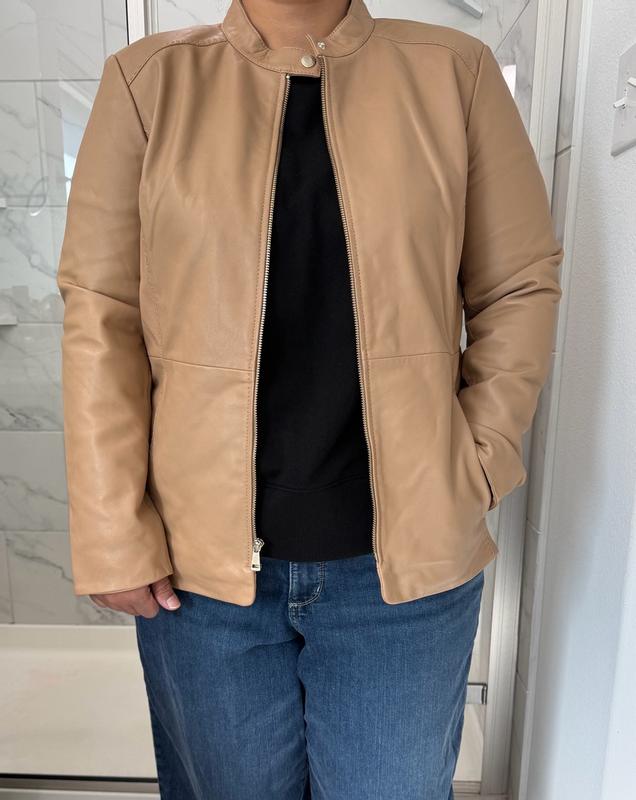 Customer carousel item 14.