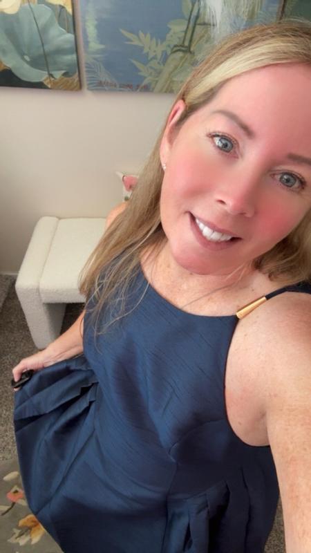 Customer photo for "This dress is fabulous! It's so classy and elegant!"