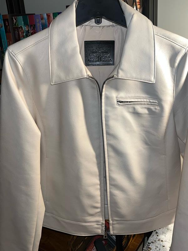 Customer carousel item 11.