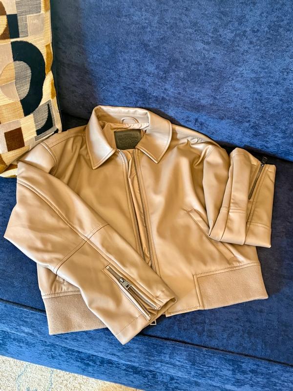 Review Thumbnail Image 0 379167508