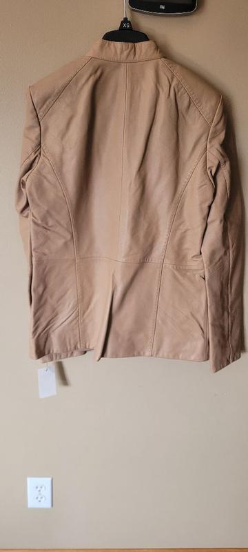 Review Thumbnail Image 0 383703673