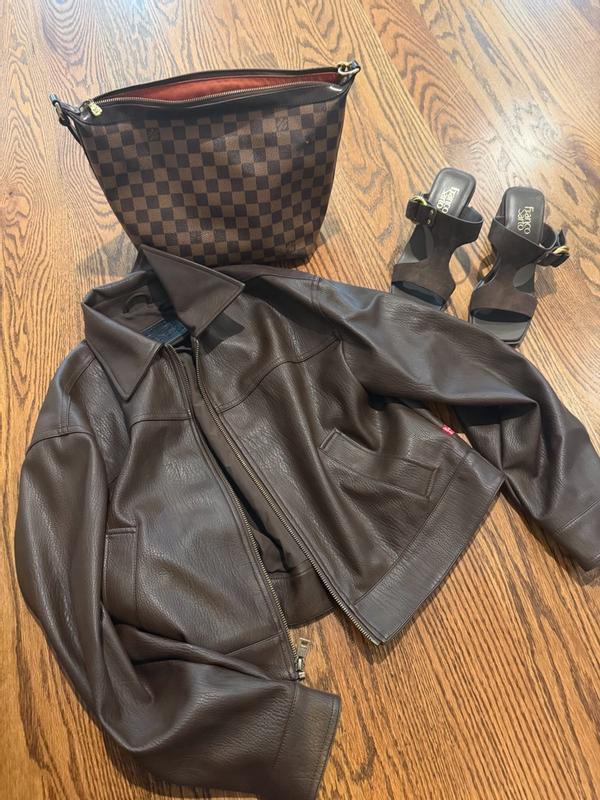 Customer carousel item 10.