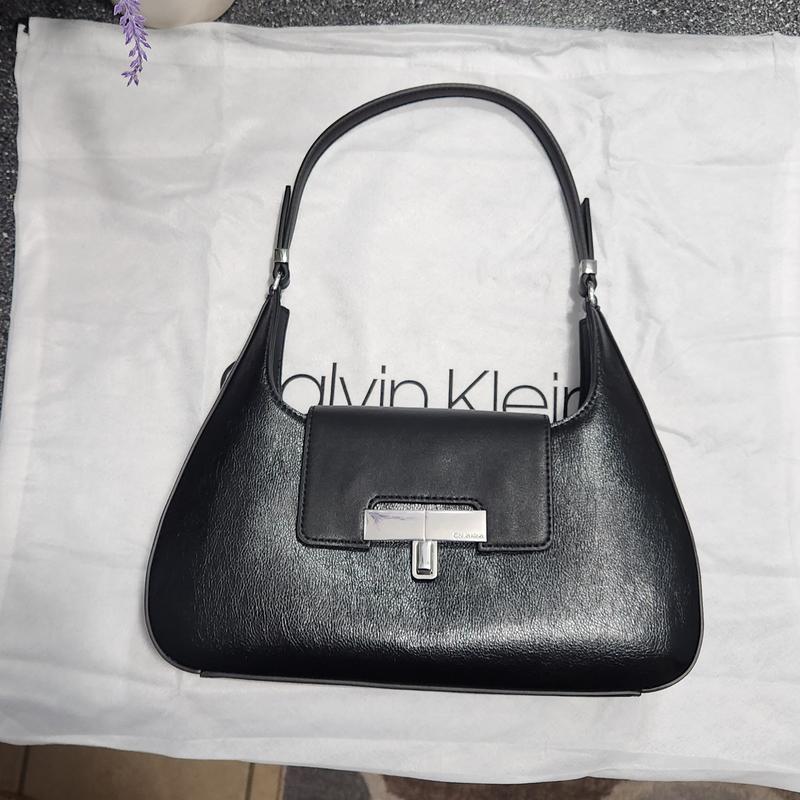 【as\"on】BECKY SHOULDER BAG Calvin Klein Becky Demi Shoulder Bag, Almond/Taupe/White