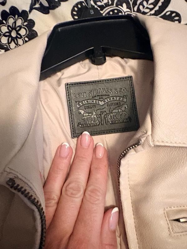 Customer carousel item 13.