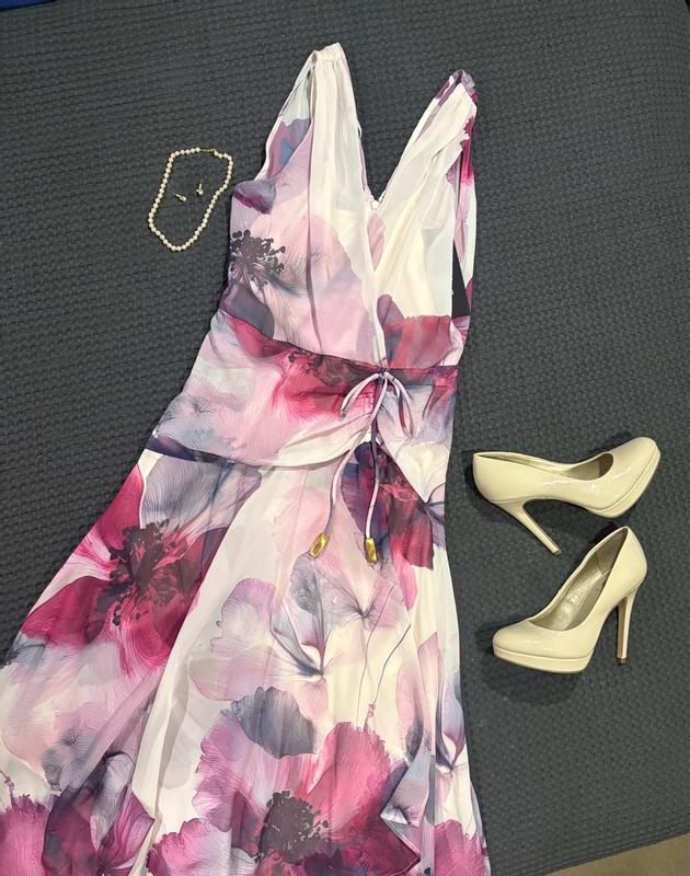 Customer photo for "Beautiful , soft flowing dress"