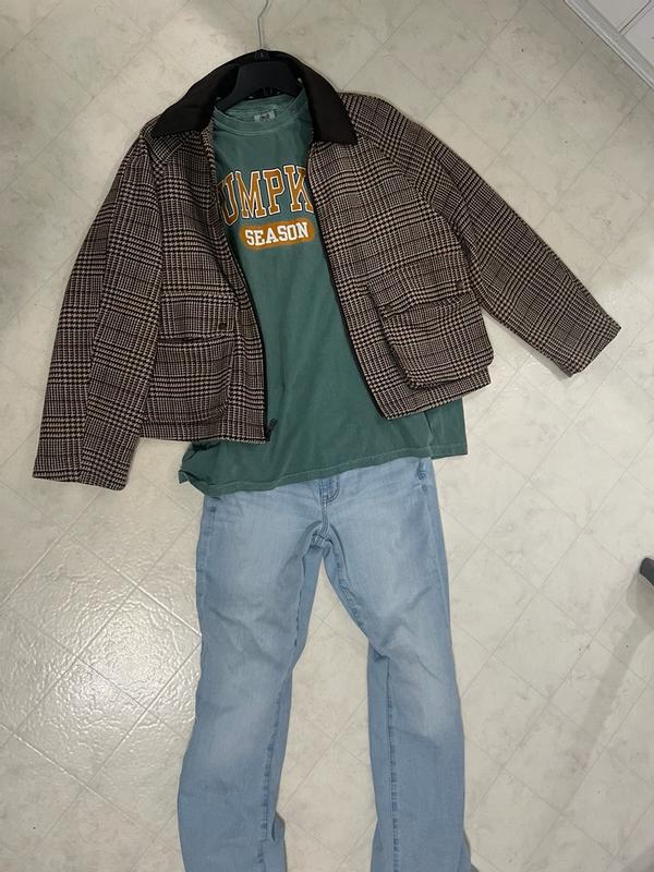 Customer carousel item 11.