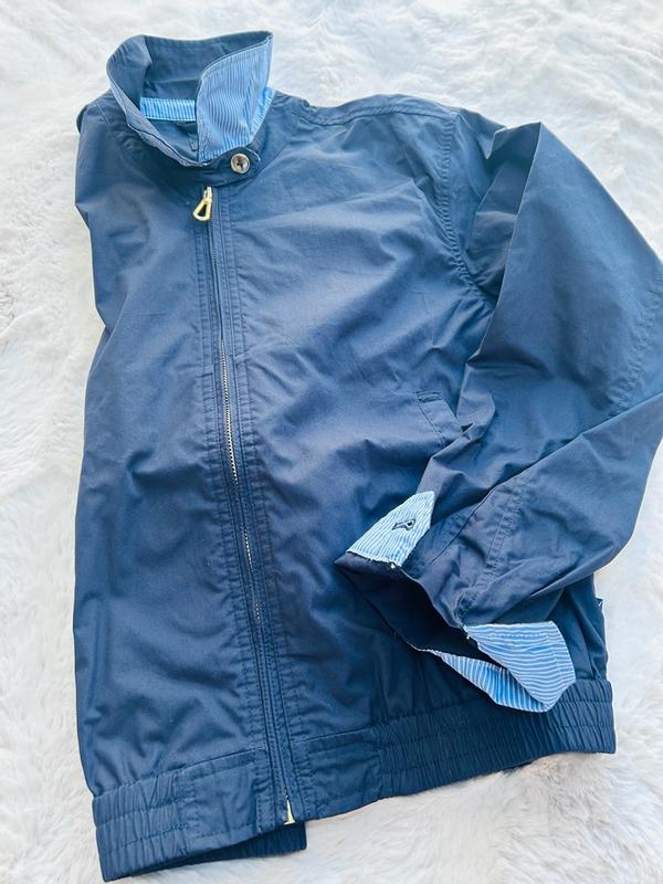 Customer carousel item 4.