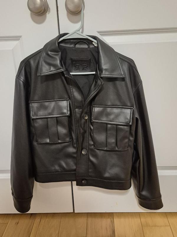 Customer photo for "Stylish look, but material falls short"