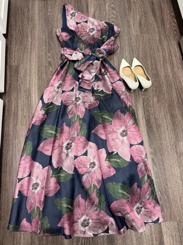 Customer photo for "Perfect dress"