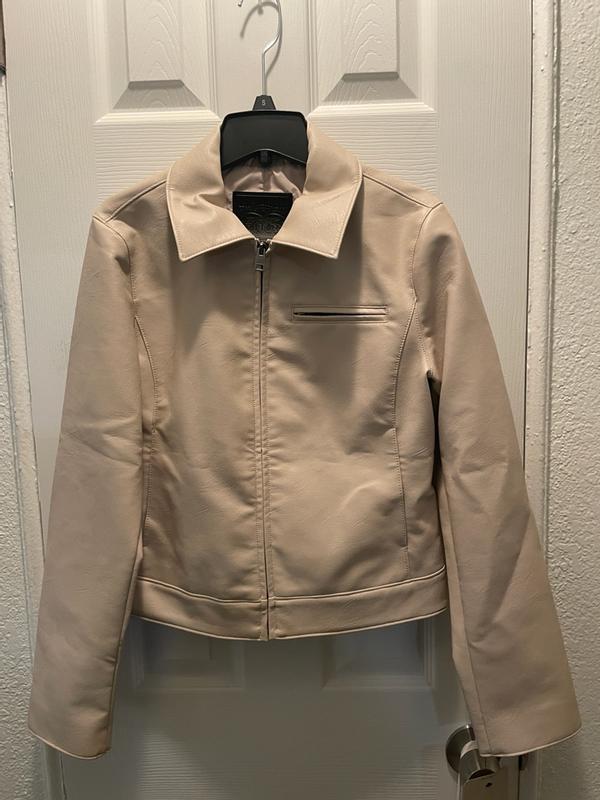 Review Thumbnail Image 1 382035918