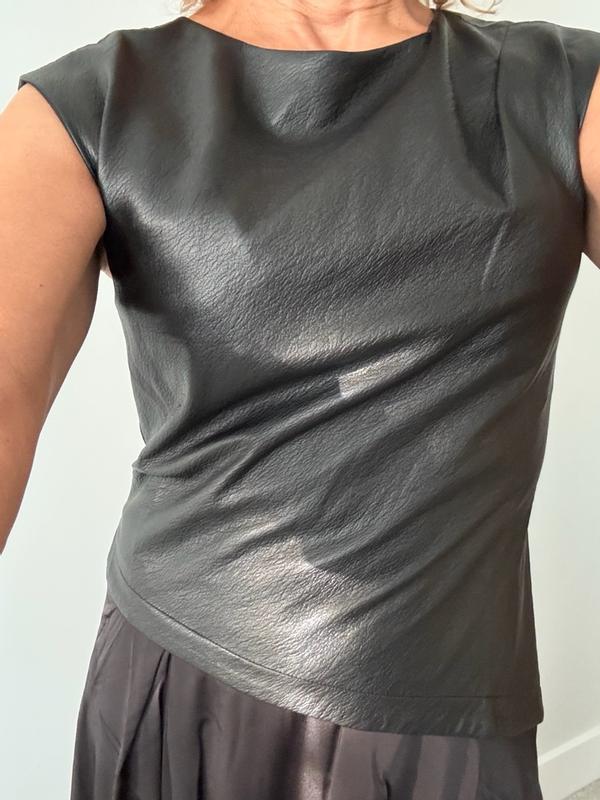 Customer photo for "So versatile with a touch of class!"