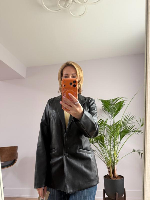 Customer photo for "Such a great blazer!"