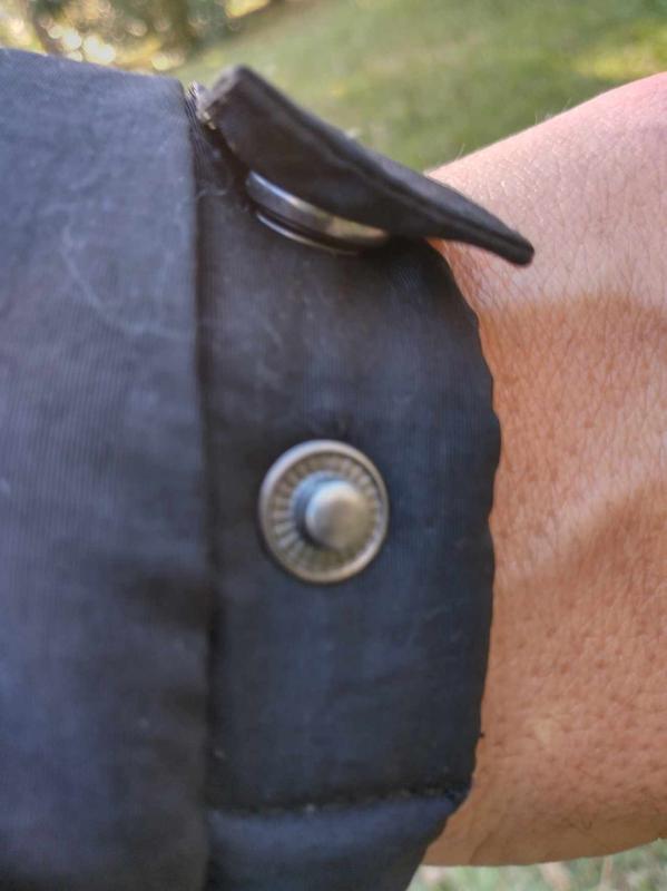 adjustable cuffs