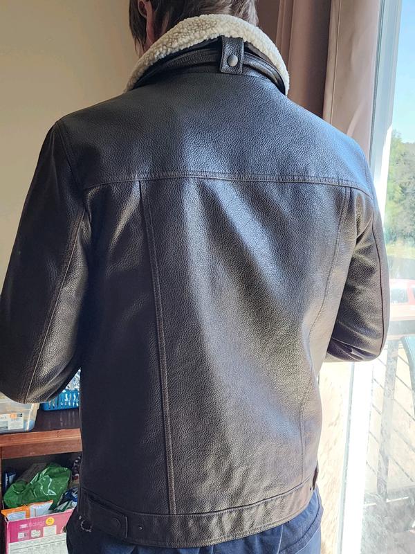 Levi's Jacket very nice & fits well