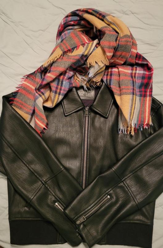 Review Thumbnail Image 2 379893697