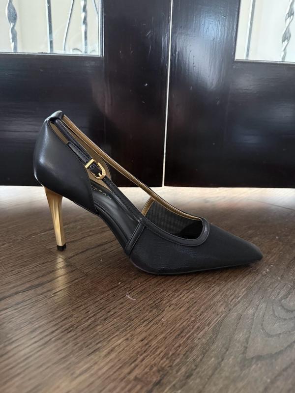 Customer photo for "Chic and Versatile Pumps"